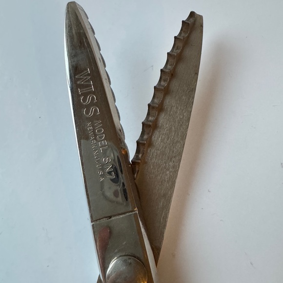 Vintage Wiss Scissors With Teeth Model SN7 Made In USA - Picture 2 of 2